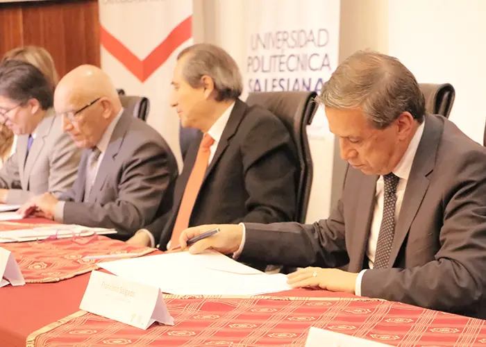 Universidad del Azuay firma convenio para implementación del HUB zona 6 y 7