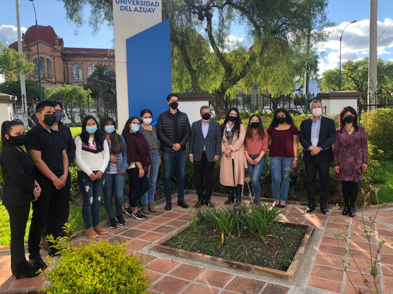 El Ministro de Turismo en la Casa de Servicio de la UDA