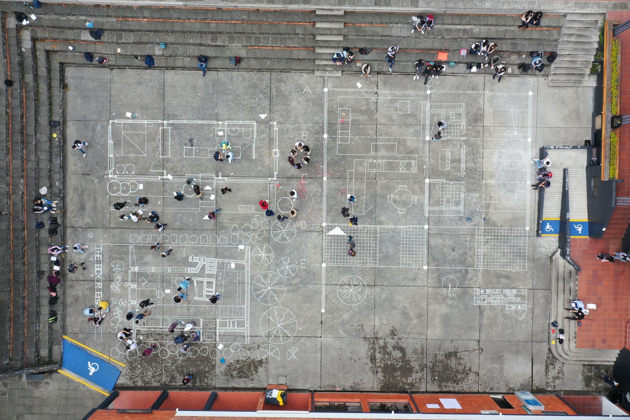 Redrawing at 1: 1 scale in the Design Courtyard