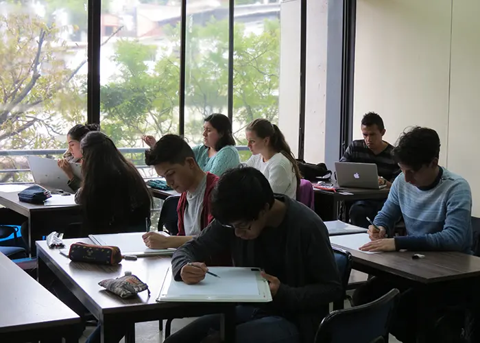 La UDA celebra sus cursos preuniversitarios