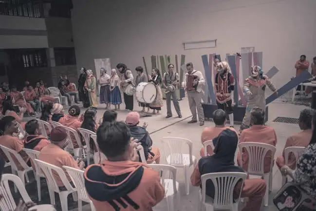 ¿Qué pasa en Cuenca? Compañía de Teatro de la UDA en el Centro de Rehabilitación