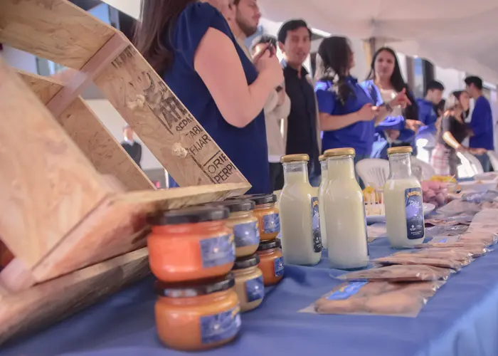 Feria de emprendimiento en la Universidad del Azuay