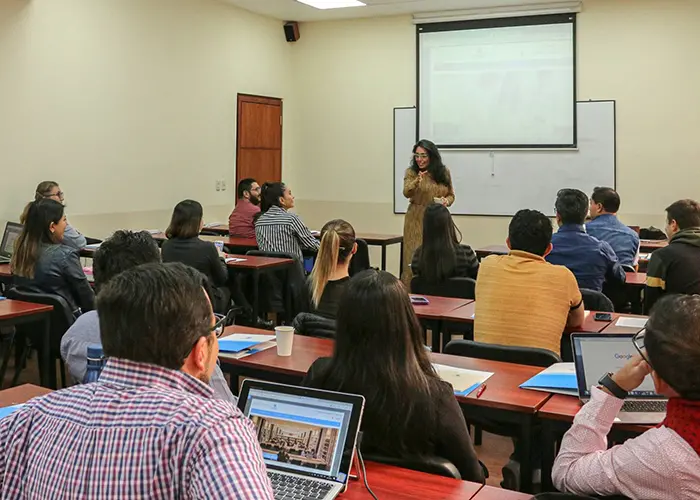 Taller de "Comunicación Gubernamental en Contextos de Crisis"