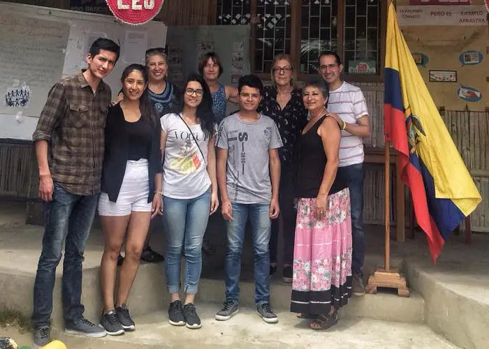 Estudiantes de la UDA trabajan con niños damnificados por el terremoto de Manabí