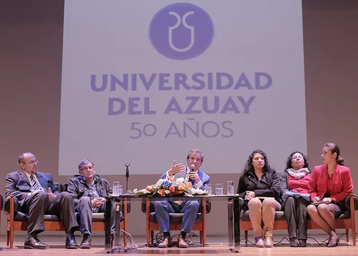 Commemorative parade for the 50 years of the Universidad del Azuay