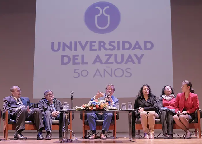 Desfile Conmemorativo por los 50 años de la Universidad del Azuay 