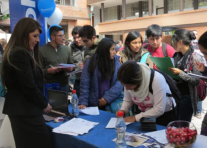 La UDA realizó su primera Feria Empresarial 