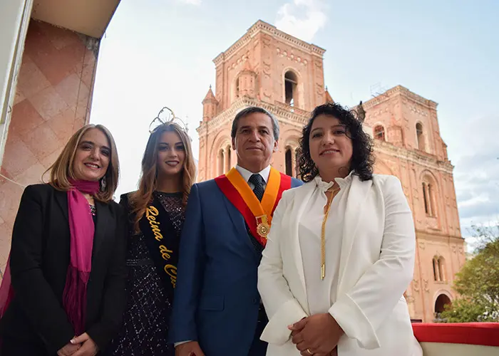 Insignia de la Municipalidad y misa en la Catedral por el aniversario de la UDA