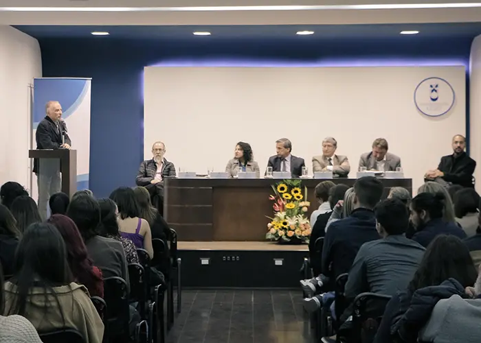 Presentation of the book "Por una comunicación del común" by Mauro Cerbino