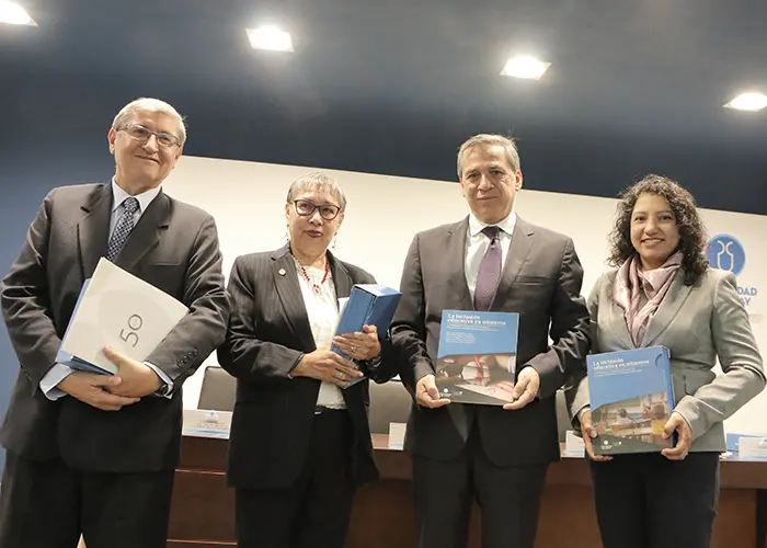 The UDA presented a collection of books on educational inclusion