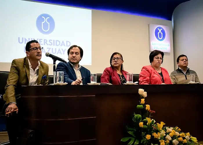 Mesa redonda sobre economía ecuatoriana 2019