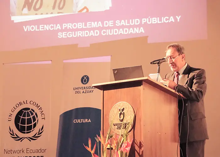 Mesa Redonda reflexiona en la UDA sobre el maltrato a la mujer