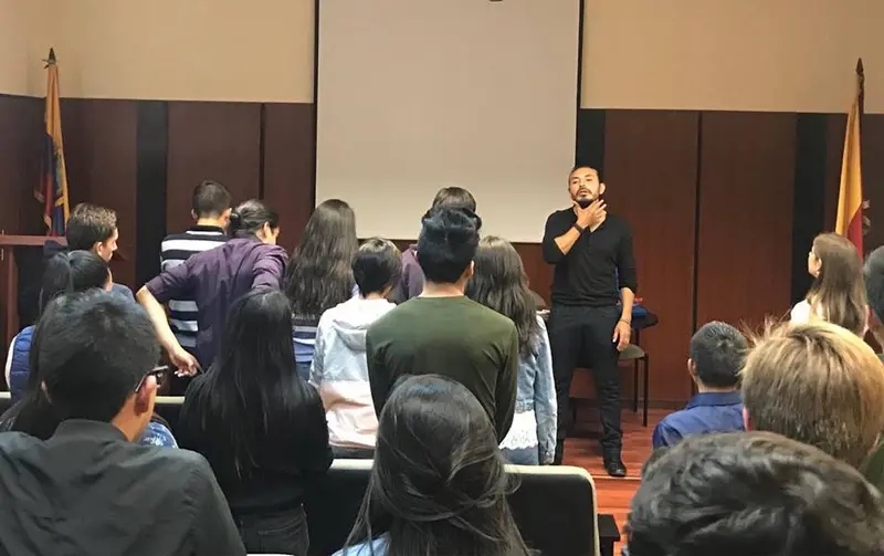 Estudiantes de la Escuela de Comunicación tuvieron una tarde de improvisación y manejo de voz