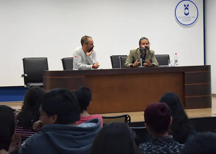 Tardes de diálogo en la Escuela de Comunicación con el periodista Ricardo Tello