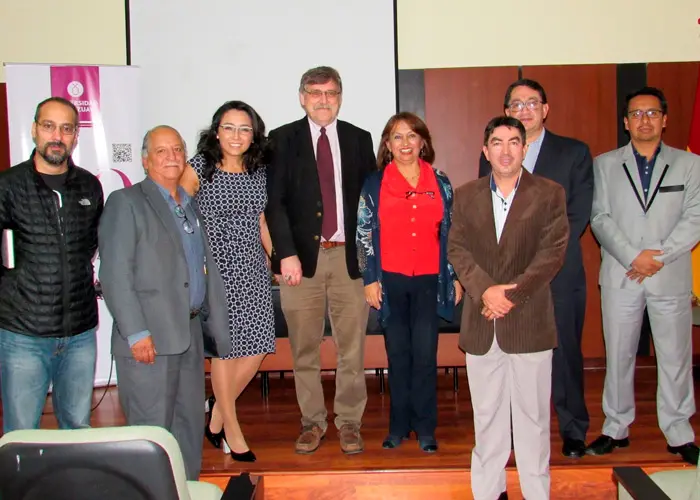 Conferencia sobre agenda setting y periodismo de investigación