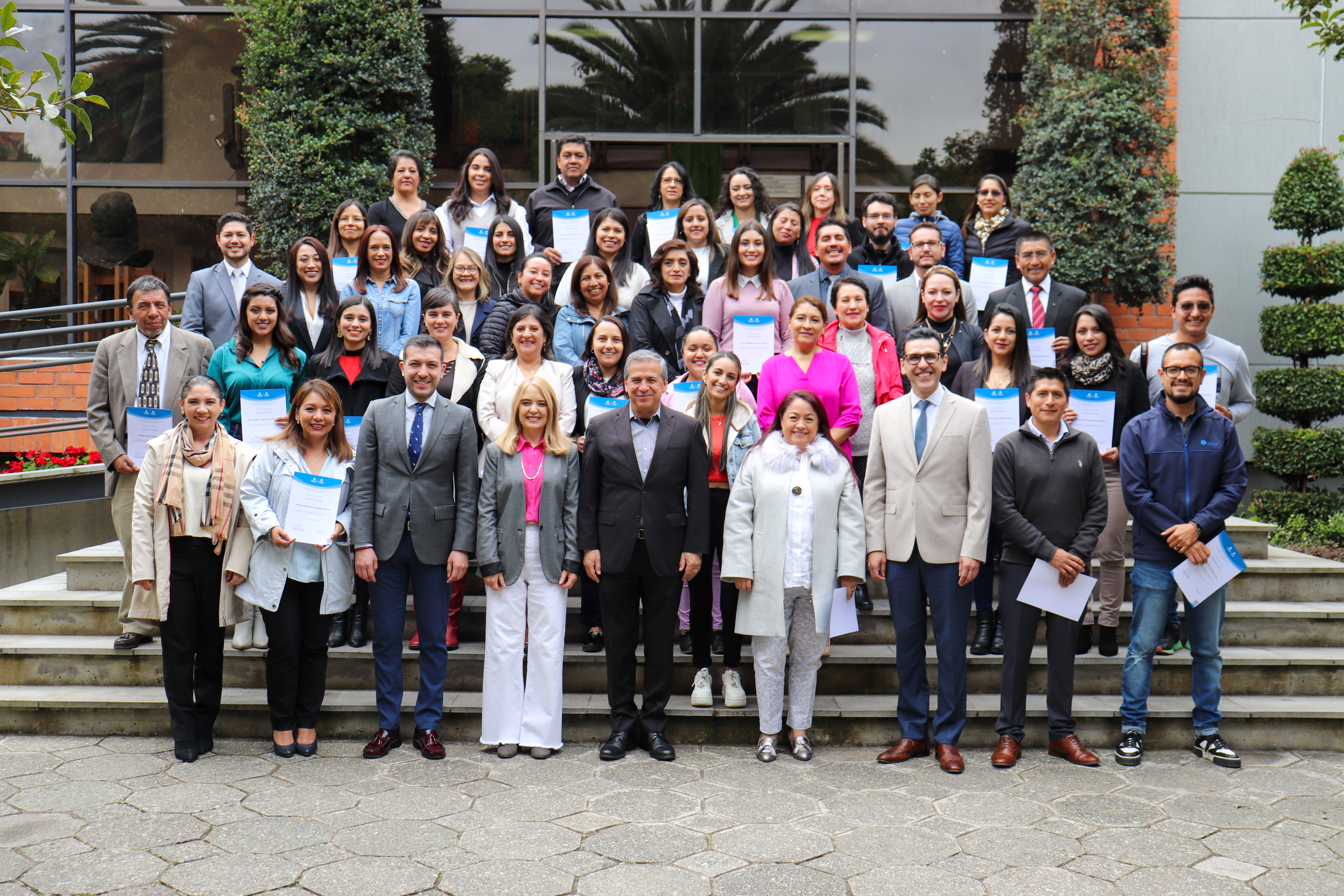 The University of Azuay successfully completes the G Suite course for its administrative staff