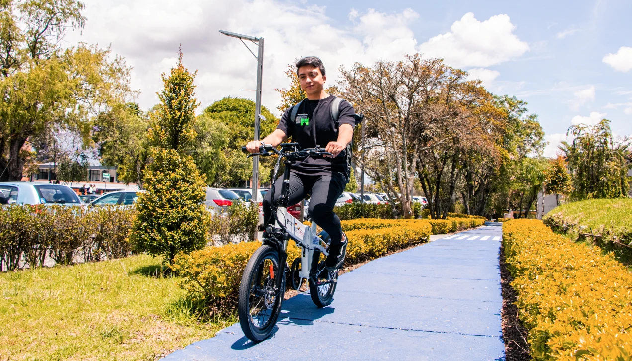A la U en bici