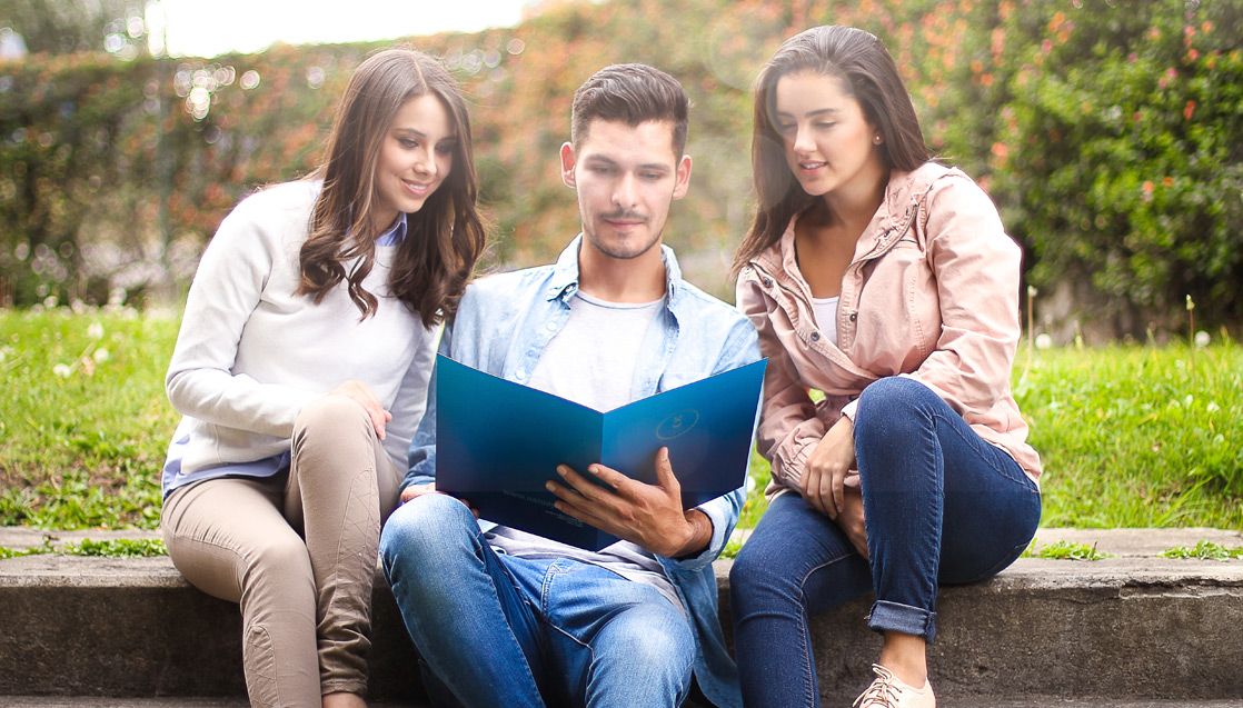 https://www.uazuay.edu.ec/sites/default/files/public/campus7_0.jpg