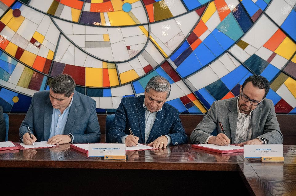 Firma de convenio FONAPA