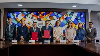 Firma de Convenio entre la Universidad del Azuay y la Municipalidad de Oña