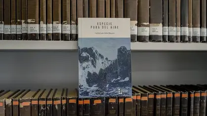 "Especie pura del aire" un poemario de Carlos Luis Ortiz Moyano