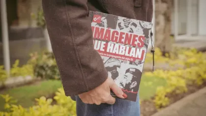 En la Universidad del Azuay se presentó el libro Imágenes que Hablan, el diseño de la propaganda del siglo XX 