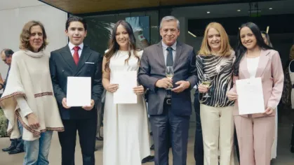 La Universidad del Azuay posesionó a los nuevos representantes estudiantiles para el período 2026 - 2027 