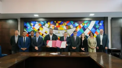 La Universidad del Azuay firmó un convenio de cooperación interinstitucional con la Empresa Eléctrica Provincial Galápagos, ELECGALÁPAGOS S.A.