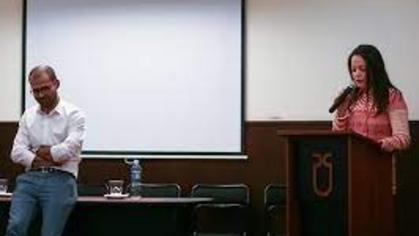 Politólogo italiano da conferencia en Estudos Internacionales sobre el rol de la ACNUR
