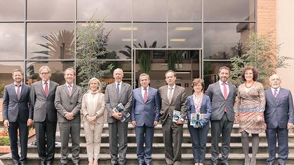 Representantes de la Unión Europea en un conversatorio en la Universidad del Azuay