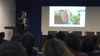 Conferencia sobre emprendimientos para estudiantes de Administración 