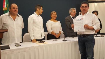 Profesor y estudiantes de la Escuela de Economía ganan premio en México
