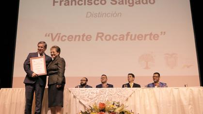 Rector de la UDA distinguido en el Día del Maestro