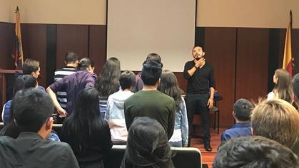 Estudiantes de la Escuela de Comunicación tuvieron una tarde de improvisación y manejo de voz