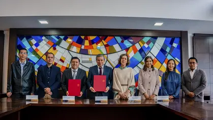 Signing of Agreement between the University of Azuay and the Municipality of Oña