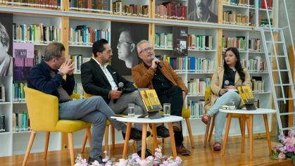 Leonardo Valencia presenta su obra “La luna nómada”