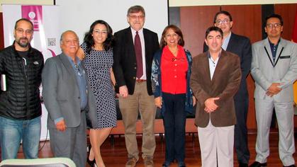 Conferencia sobre agenda setting y periodismo de investigación