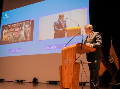 Simposio permanente de la Universidad "La invención del bien y del mal"