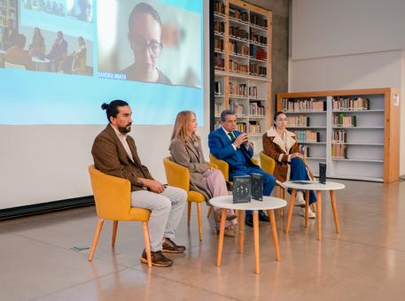 Presentación del libro "Hermanas"