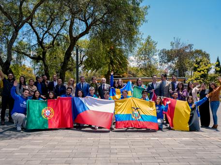 Entrega de casacas a Pumas Embajadores 
