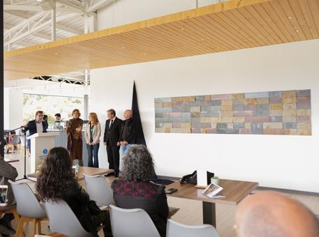 Develación del conjunto pictórico: El Gorro del Obispo