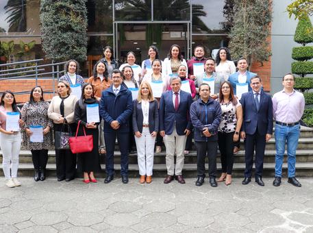 Entrega de certificados: Actualización en Medicina Familiar