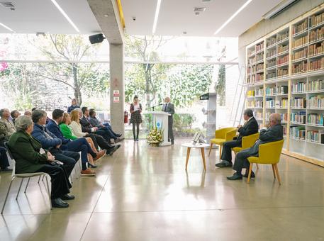 Presentación del libro "Desde el umbral"