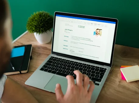 Guía para crear un currículum que destaque