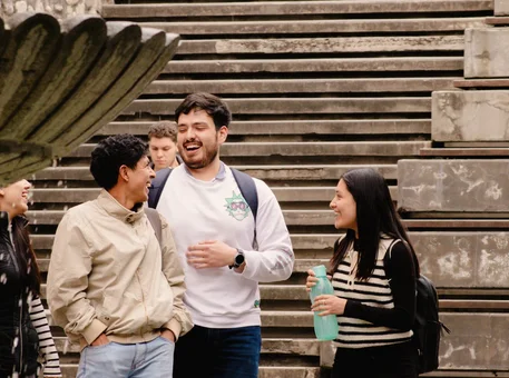 Escuela de Turismo destaca por su innovación y compromiso con el sector