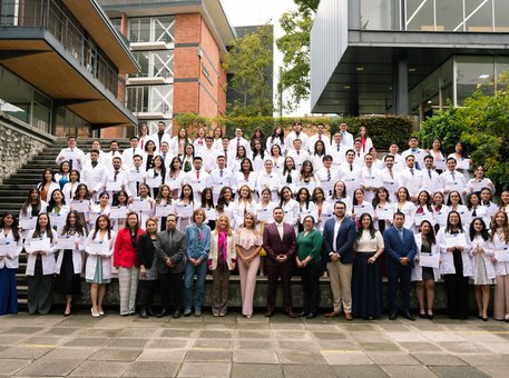 Ceremonia de Imposición de Mandiles y entrega de certificados 