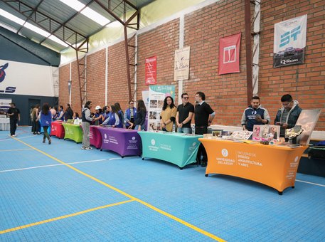 Visita académica a la Unidad Educativa Santana