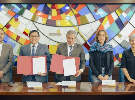 Firma de Convenio Interinstitucional entre EMOV EP y la Universidad del Azuay