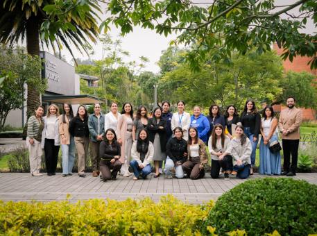 De la teoría a la práctica: Más que emprender