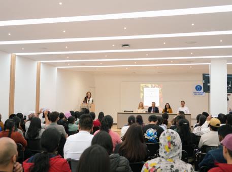 En la Universidad del Azuay se realizó el encuentro “De la teoría a la Práctica”